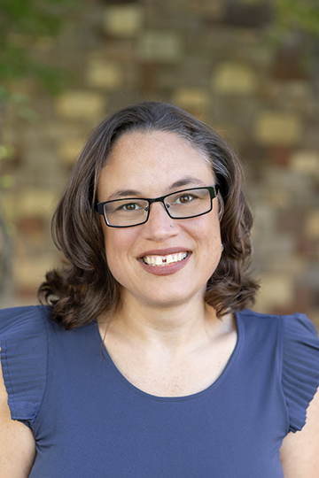 Portrait of Heather Roldan