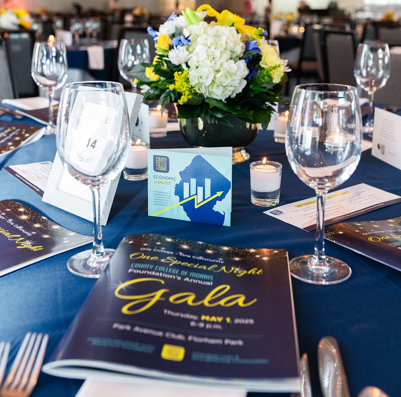 Table setting at the gala
