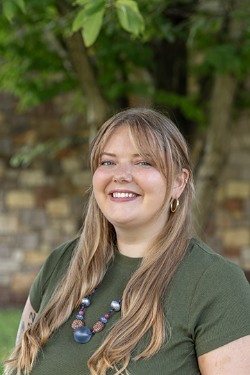 portrait of Kelsey Logsdon